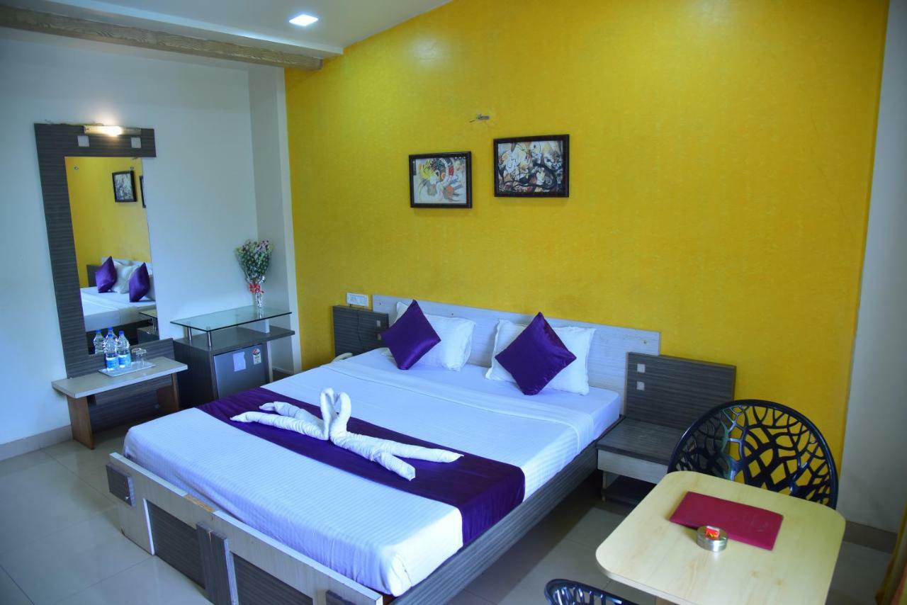 Palette - Spring Hills Resort Pirangut Bagian luar foto
