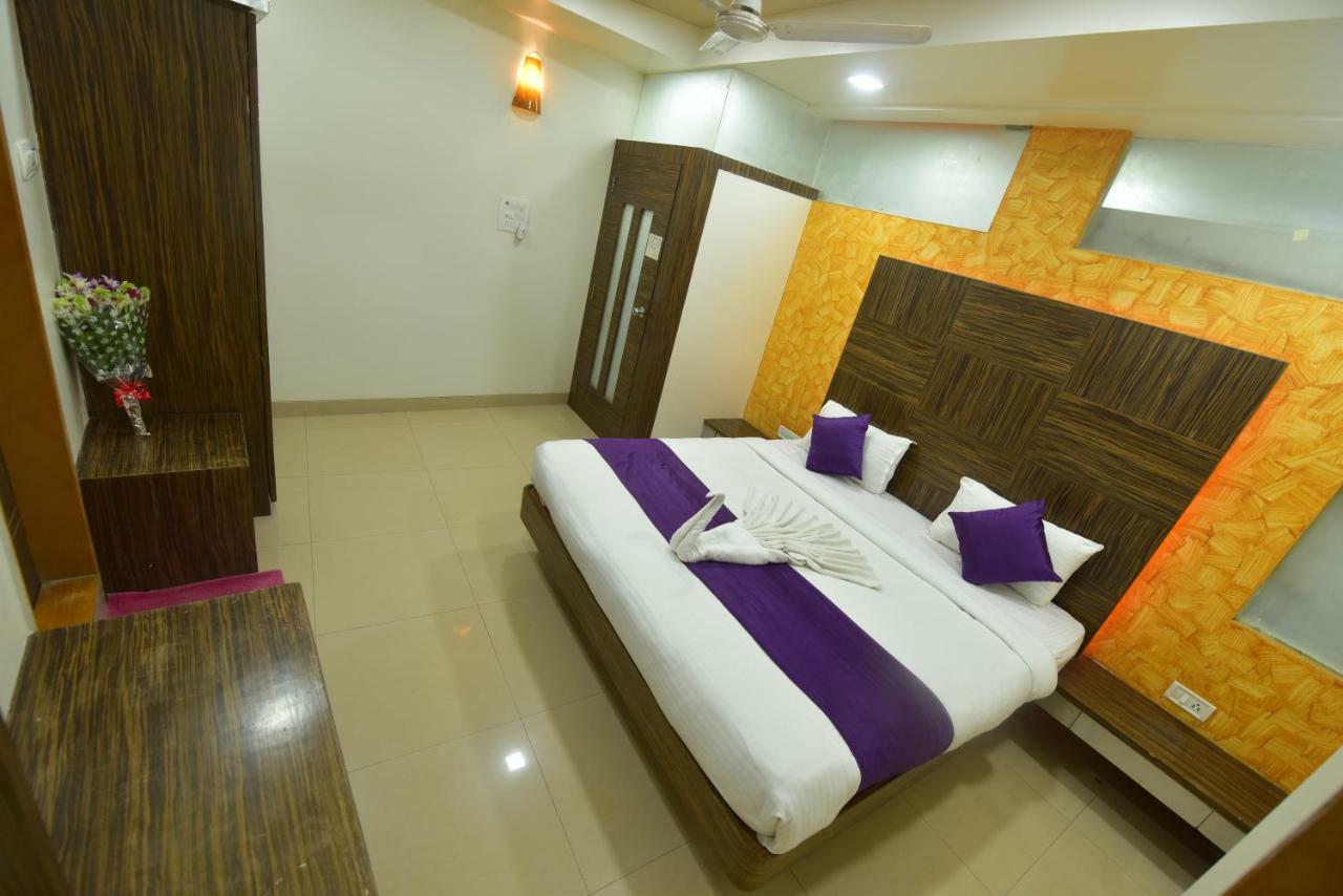 Palette - Spring Hills Resort Pirangut Bagian luar foto