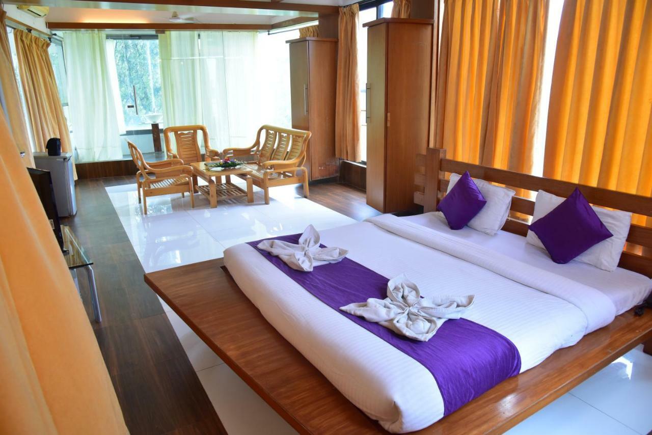 Palette - Spring Hills Resort Pirangut Bagian luar foto