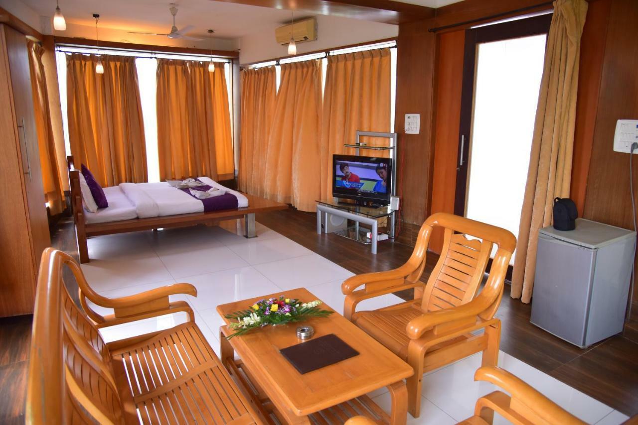 Palette - Spring Hills Resort Pirangut Bagian luar foto
