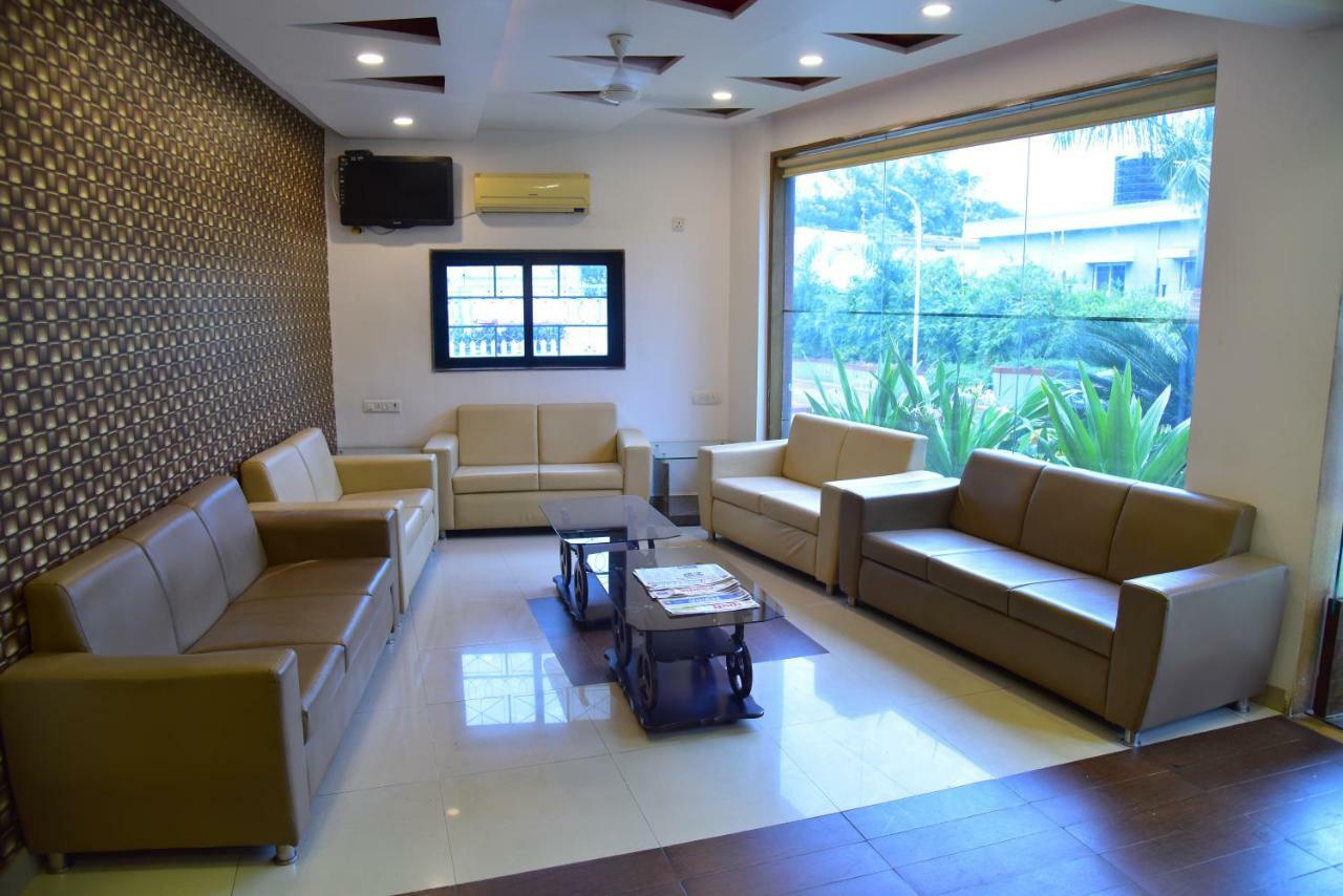 Palette - Spring Hills Resort Pirangut Bagian luar foto