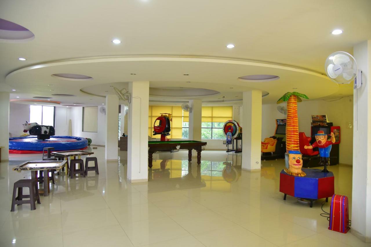 Palette - Spring Hills Resort Pirangut Bagian luar foto